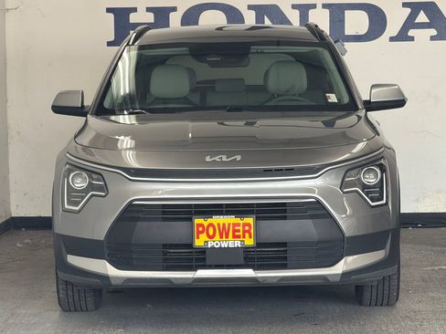 Used 2023 Kia Niro EX FWD image 8