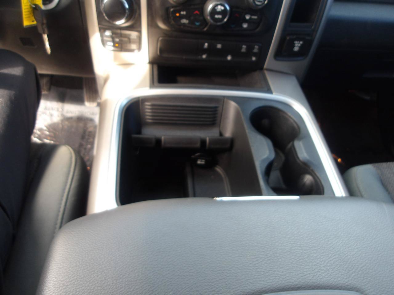 Used 2015 RAM 1500 SLT AWD/4WD image 27