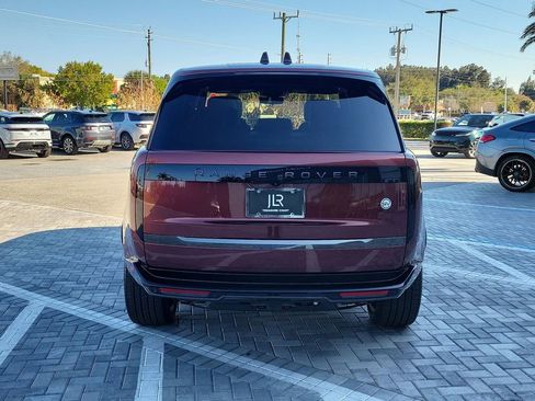 New 2026 Land Rover Range Rover SV image 4
