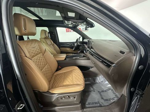 Used 2022 Cadillac Escalade ESV Premium Luxury image 25