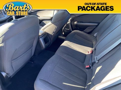 Used 2016 Chrysler 200 Limited image 19