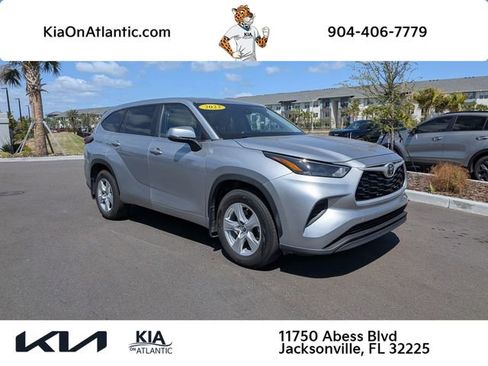 Used 2023 Toyota Highlander L image 1