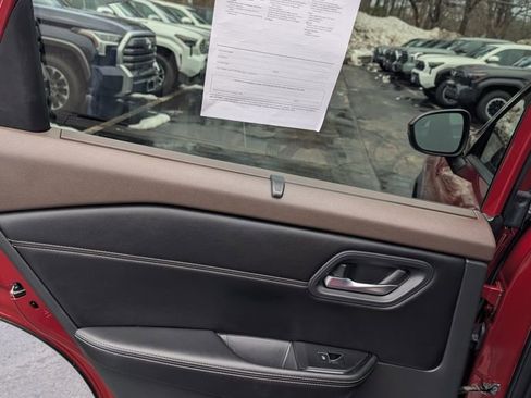 Used 2023 Nissan Rogue SL w/ SL Premium Package image 14