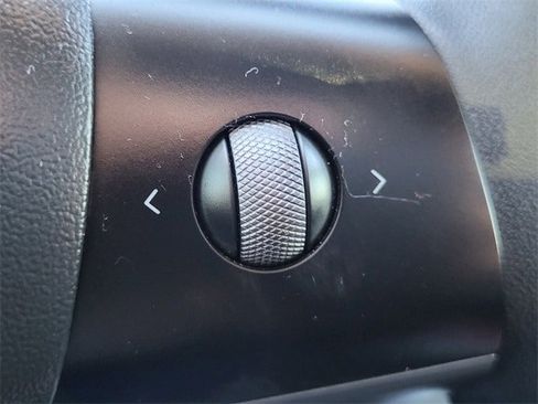 Used 2021 Tesla Model Y Long Range image 11