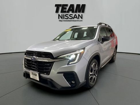 Used 2024 Subaru Ascent Limited w/ Technology Package AWD/4WD image 3