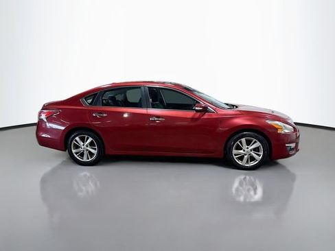Used 2015 Nissan Altima 2.5 SV w/ Convenience Package FWD image 5