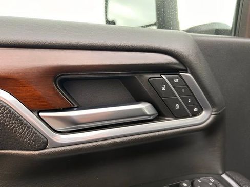 Used 2024 GMC Sierra 3500 Denali w/ Denali Reserve Package image 40