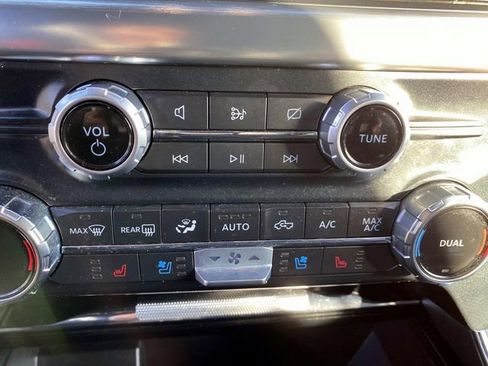 Used 2022 Ford F150 Lariat image 14