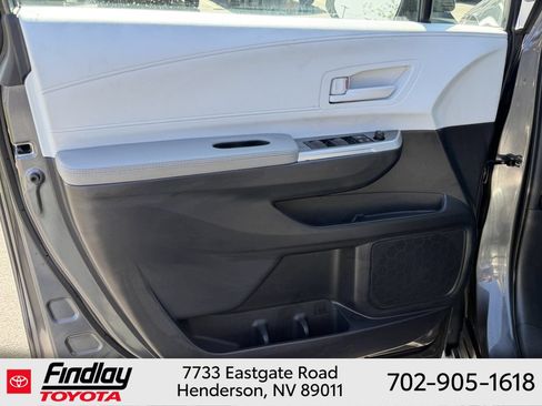 Certified 2025 Toyota Sienna LE FWD image 18