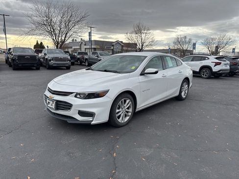 Used 2018 Chevrolet Malibu LT image 2