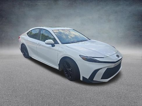 Used 2026 Toyota Camry SE w/ Convenience Package FWD image 11