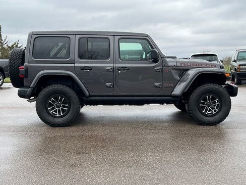 Used 2025 Jeep Wrangler Unlimited Rubicon AWD/4WD image 44