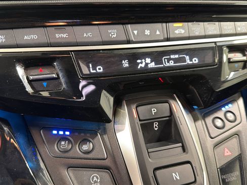 Used 2025 Honda Odyssey Elite image 19