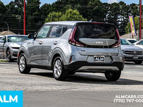 Used 2025 Kia Soul LX w/ LX Technology Package FWD image 7