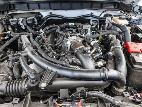 Used 2024 Ford Bronco Wildtrak AWD/4WD image 29