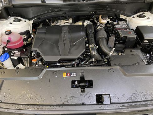 Used 2025 Hyundai Santa Fe Calligraphy image 10