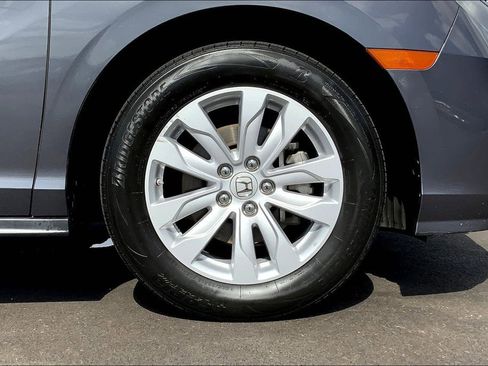 Used 2018 Honda Odyssey LX image 9