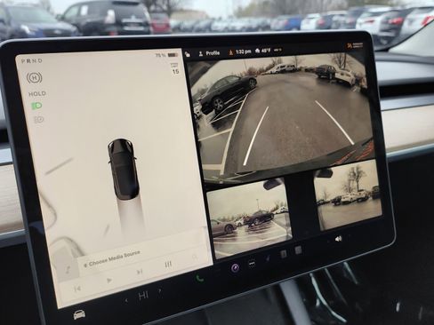 Used 2022 Tesla Model 3 image 2