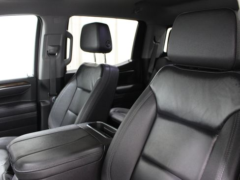 Used 2025 Chevrolet Silverado 1500 LT Trail Boss w/ Convenience Package II AWD/4WD image 4