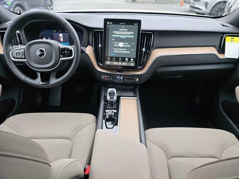 New 2026 Volvo XC60 B5 Core image 18