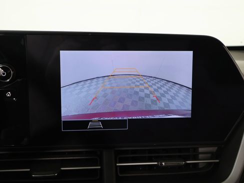 Used 2025 Chevrolet Trax RS w/ Sunroof Package FWD image 6