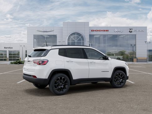 New 2026 Jeep Compass Latitude AWD/4WD image 4