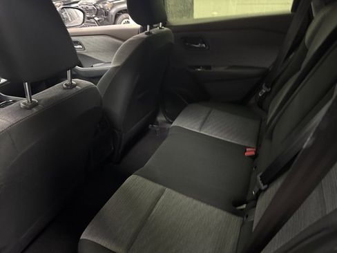 Used 2023 Nissan Rogue SV image 13