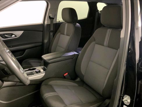 Used 2025 Chevrolet Blazer LT AWD/4WD image 22