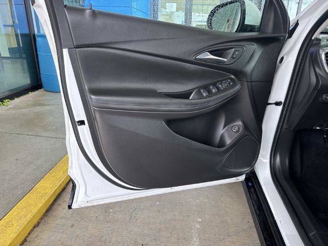 Used 2025 Buick Encore GX Sport Touring w/ Comfort Package FWD image 18