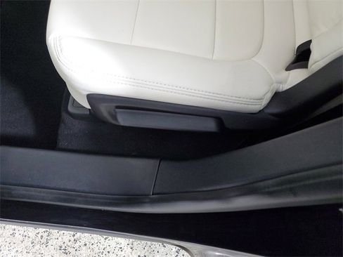 Used 2022 Ford Escape SE w/ SE Sport Appearance Package image 13