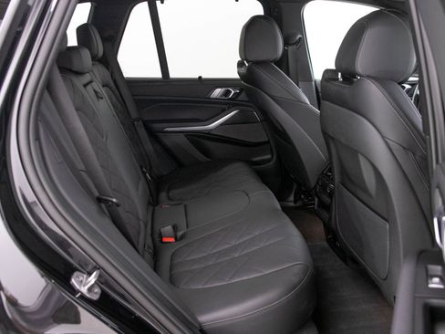 Used 2024 BMW X5 xDrive40i AWD/4WD image 11