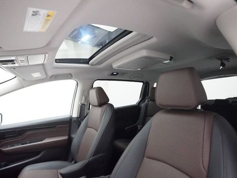 Certified 2026 Honda Odyssey Elite image 32