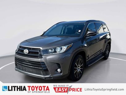 Used 2017 Toyota Highlander SE