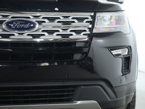 Used 2019 Ford Explorer XLT w/ Equipment Group 202A image 7