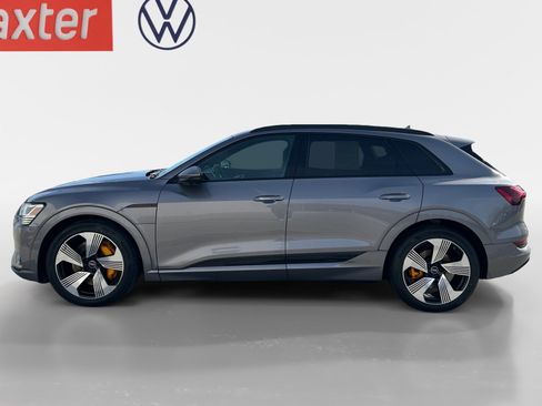 Used 2023 Audi e-tron Premium Plus w/ Premium Plus Package image 12