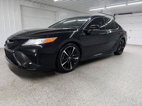 Used 2019 Toyota Camry XSE FWD image 3