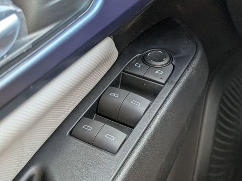 New 2026 Chevrolet Equinox EV LT FWD image 17