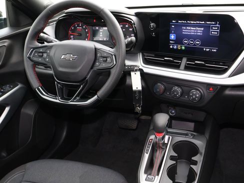 Used 2025 Chevrolet Trax RS w/ Driver Confidence Package image 10