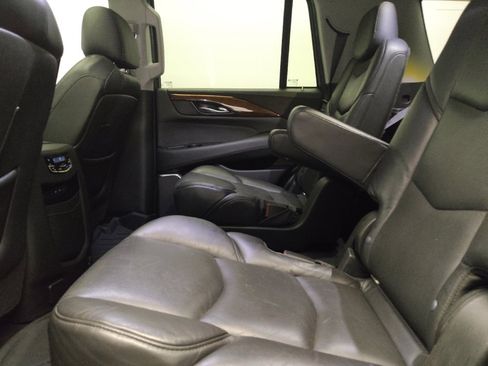 Used 2019 Cadillac Escalade Premium Luxury w/ Escalade Sport Edition RWD image 18