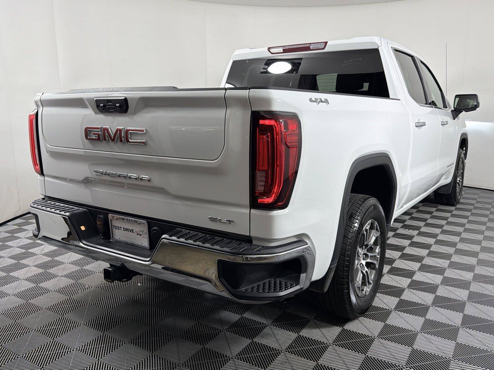 Certified 2026 GMC Sierra 1500 SLT AWD/4WD image 6