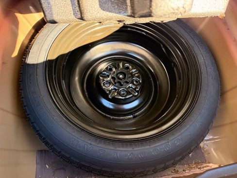 Used 2015 Toyota Camry SE image 23