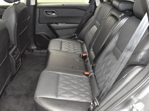 Certified 2026 Nissan Rogue Platinum w/ Platinum Premium Package AWD/4WD image 37