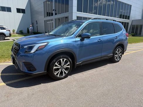 Used 2023 Subaru Forester Limited AWD/4WD image 1