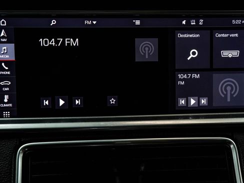 Used 2020 Porsche Panamera image 32