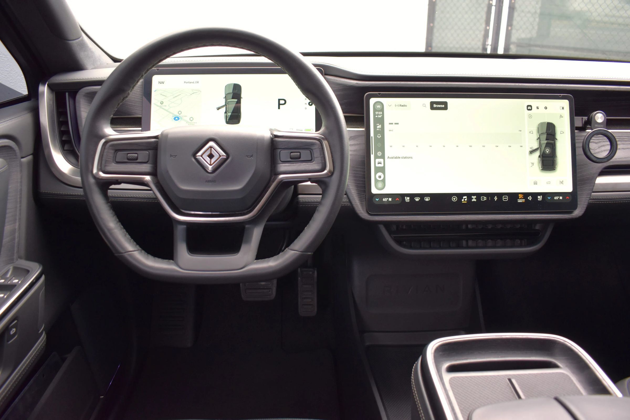 Used 2025 Rivian R1S Adventure Dual AWD/4WD image 15