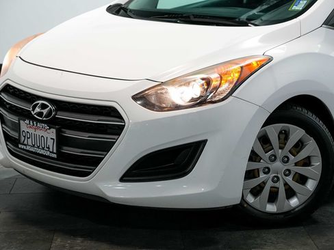 Used 2017 Hyundai Elantra GT FWD image 10