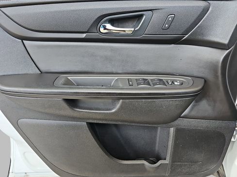 Used 2016 Chevrolet Traverse LT w/ Style and Technology Package AWD/4WD image 32