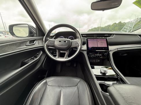 Used 2022 Jeep Grand Cherokee L Limited RWD image 8