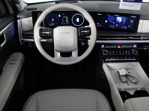 Used 2024 Hyundai Santa Fe Calligraphy image 7