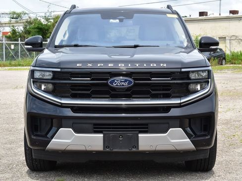 Used 2025 Ford Expedition Max Platinum AWD/4WD image 2